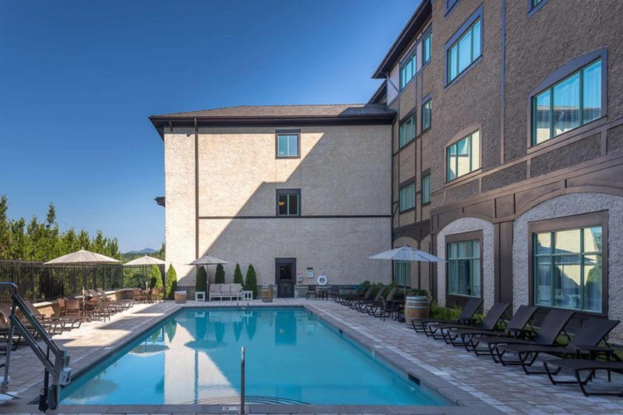 Village Hotel On Biltmore Estate 阿什维尔 外观 照片